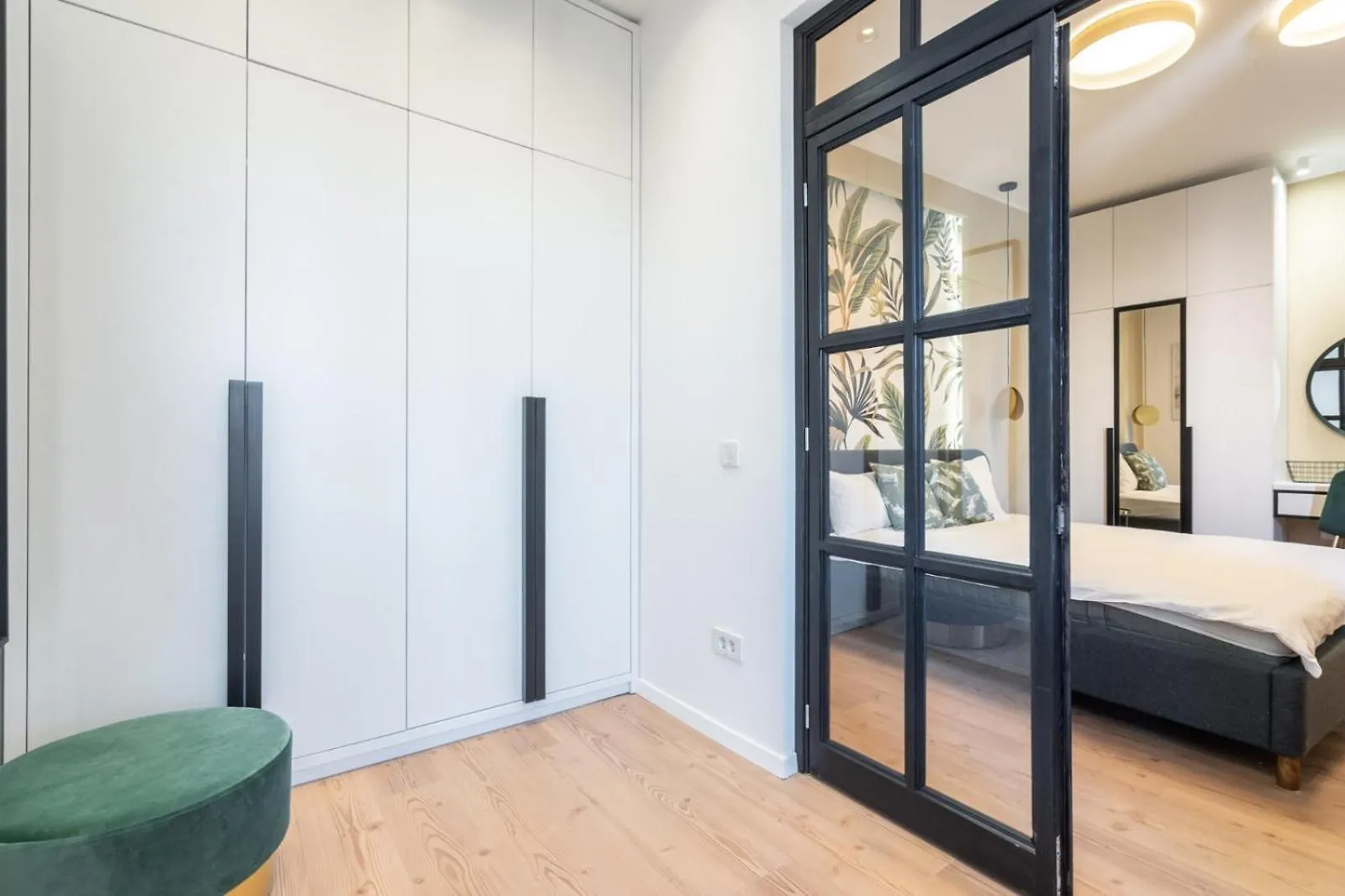 Chic Apartament In Piata Universitatii Bucharest Apartment